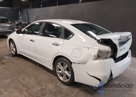 2015 Nissan Altima 2.5 Sv z USA, uszkodzony, nr VIN 1N4AL3AP8FC467172